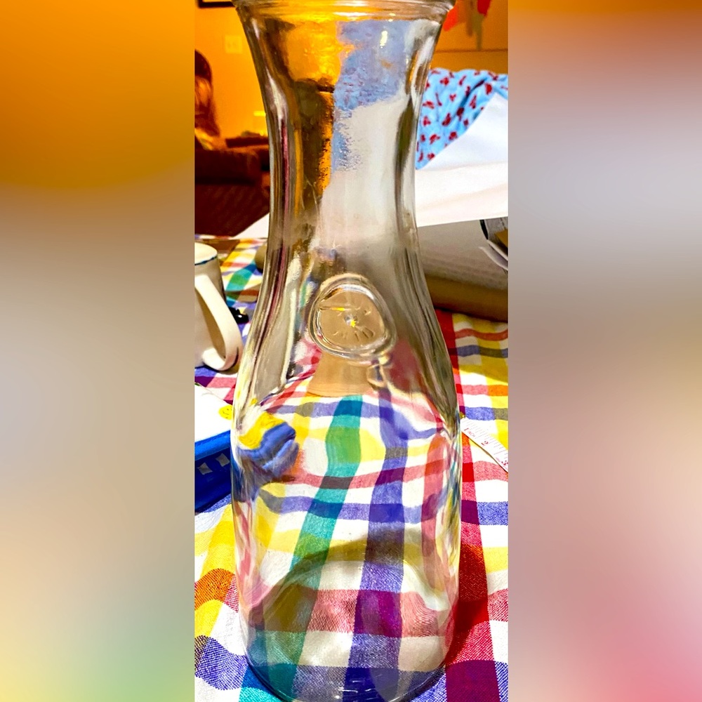 Vintage Canadian Libbey 11 Inch FullLitre water bottle. Clear, EUC. Not used.